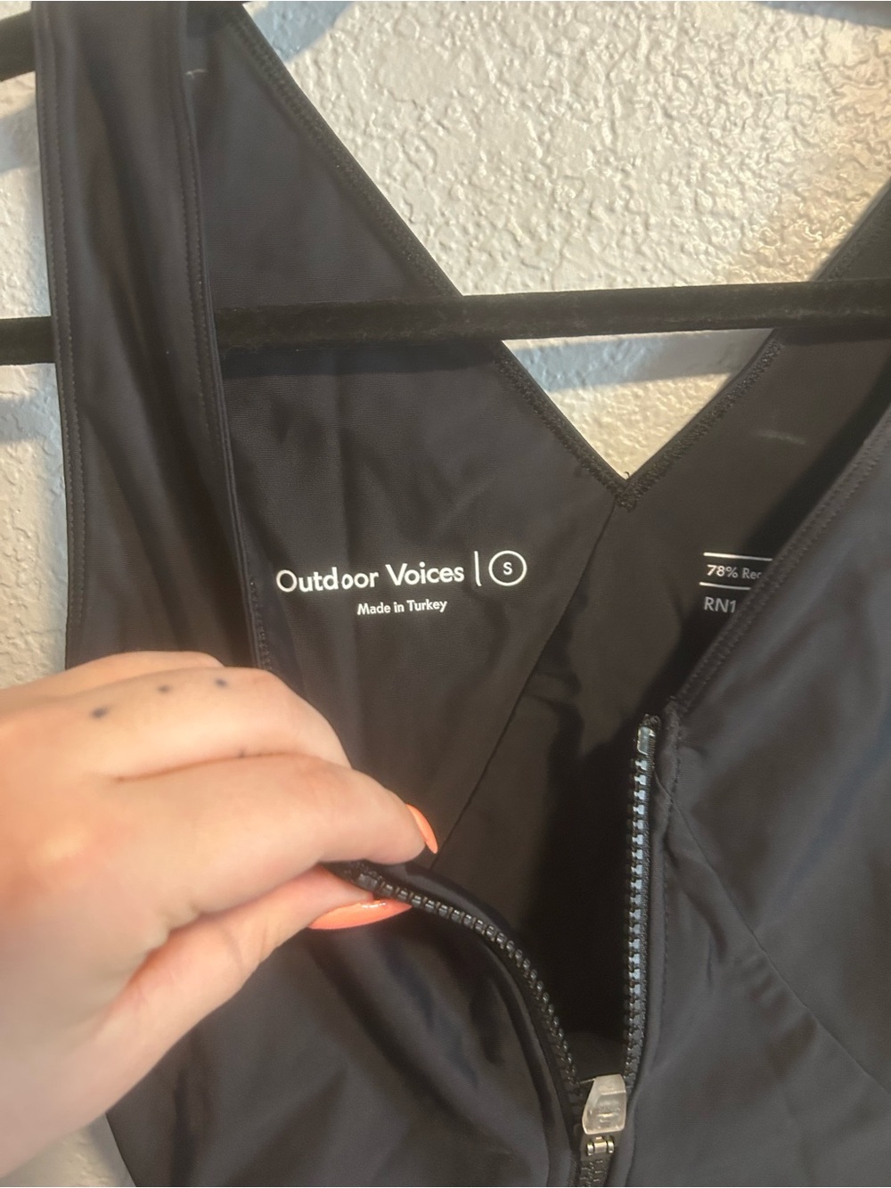 Outdoor voices SplashKnit 6" Bodysuit in black ASO Hailey
Bieber - Picture 6 of 10